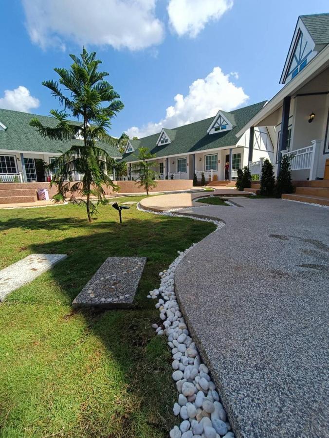 English Resotel : อิงลิช รีโซเทล Nakhon Si Thammarat Eksteriør bilde